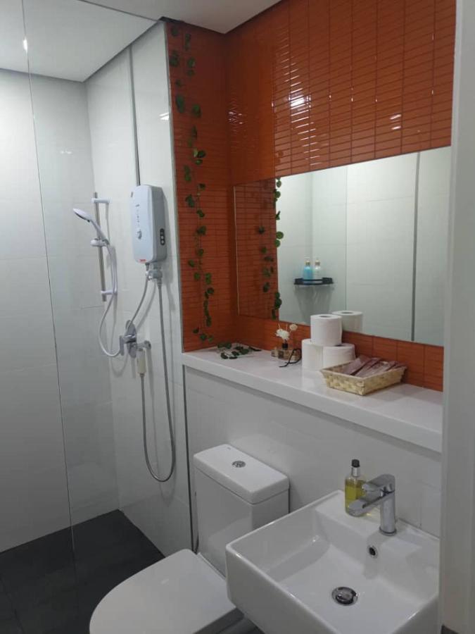 Biggest Balcony Premium Unit 1-5pax @arcoris Mont Tiara Apartamento *