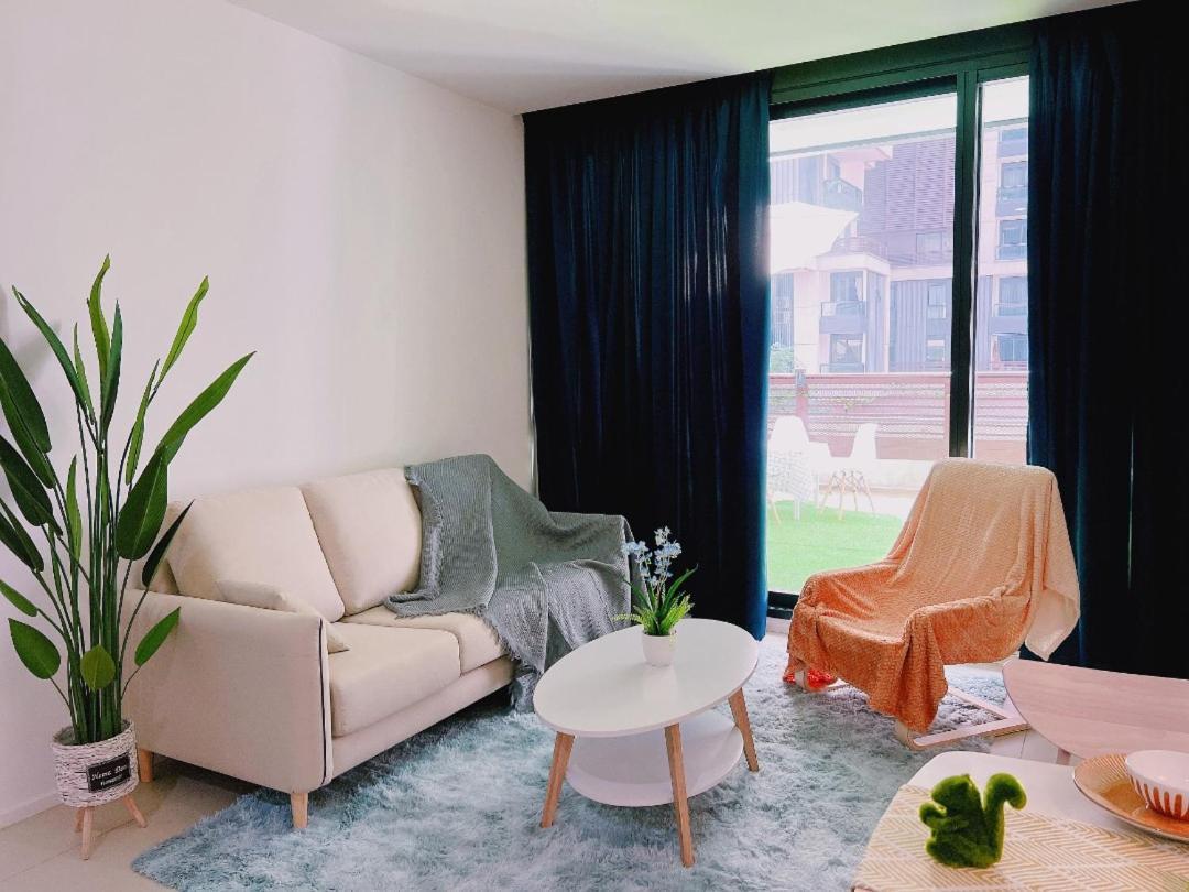 Pangsapuri Biggest Balcony Premium Unit 1-5pax @arcoris Mont Tiara