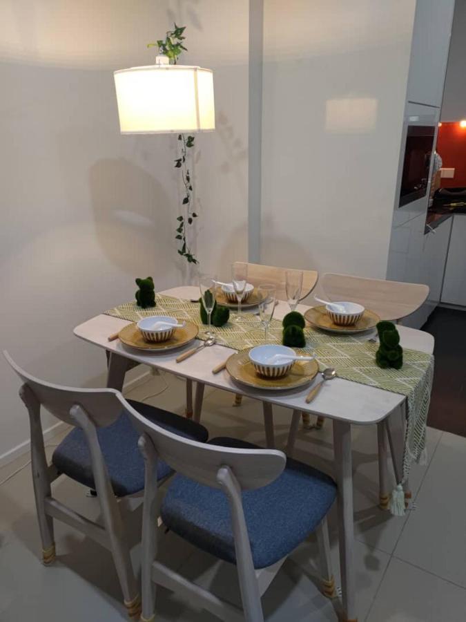 Pangsapuri Biggest Balcony Premium Unit 1-5pax @arcoris Mont Tiara *