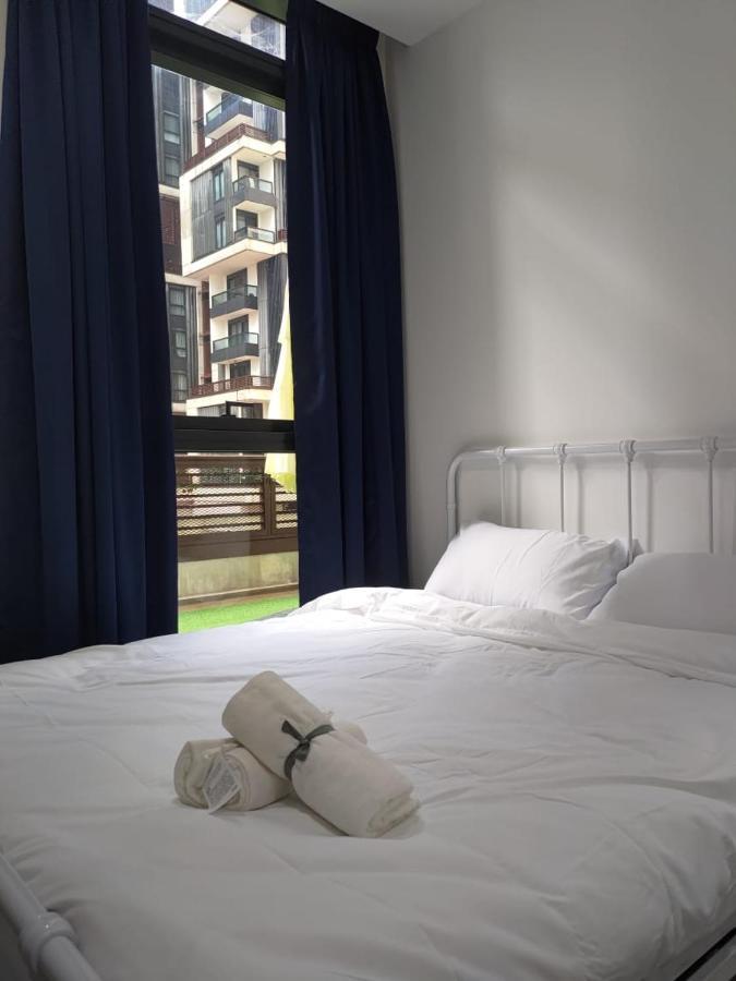Biggest Balcony Premium Unit 1-5pax @arcoris Mont Tiara *